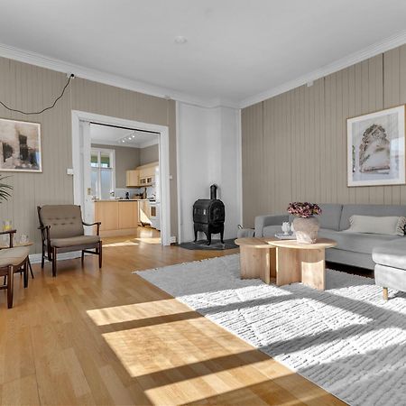 Lovely City Center Apartment With Amazing Views And Free Parking! Tromsø Buitenkant foto
