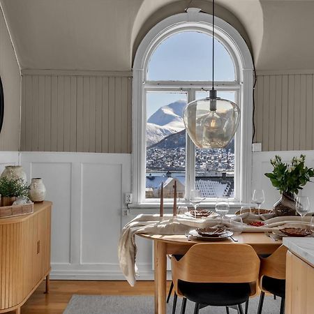 Lovely City Center Apartment With Amazing Views And Free Parking! Tromsø Buitenkant foto