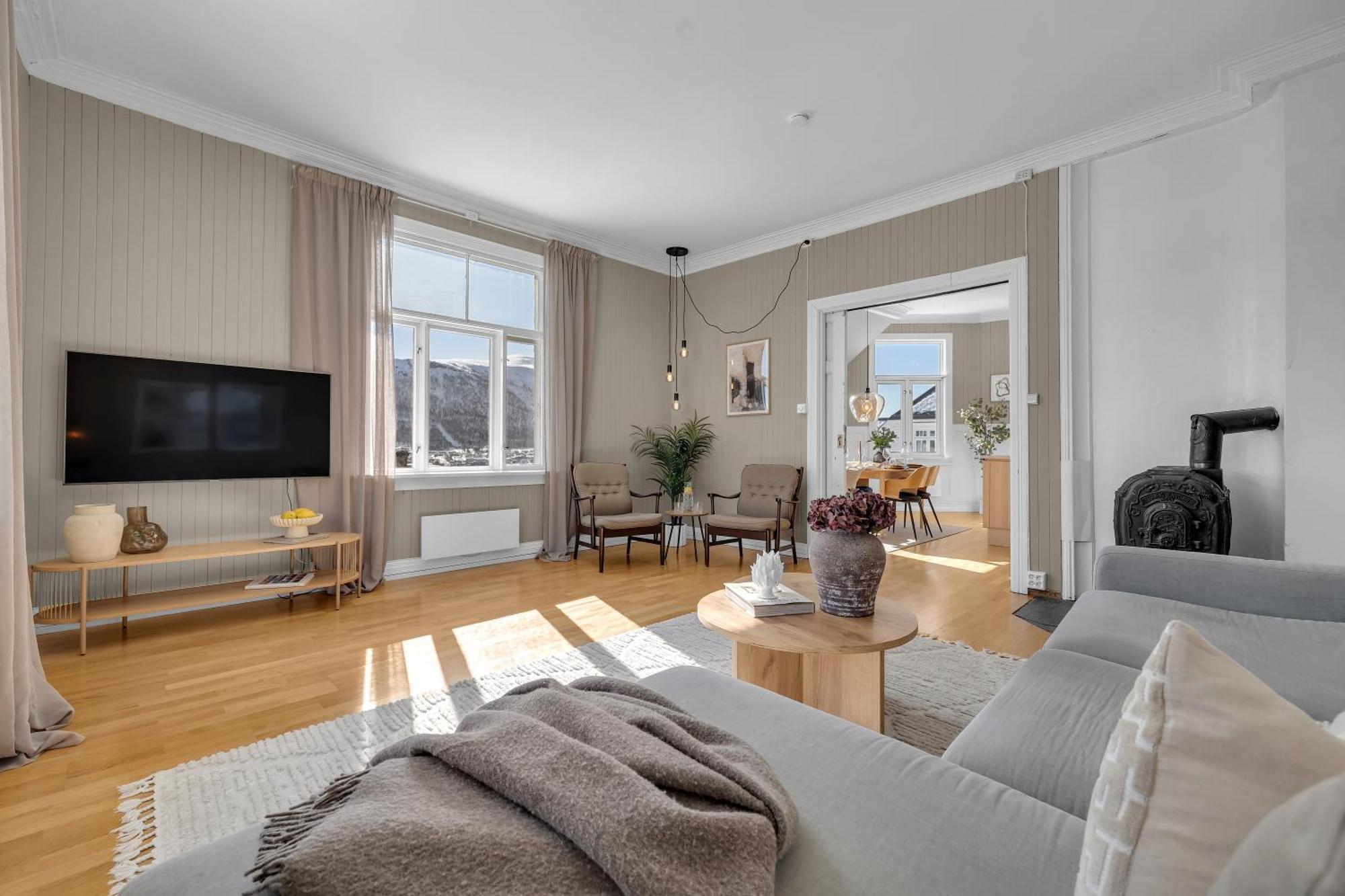 Lovely City Center Apartment With Amazing Views And Free Parking! Tromsø Buitenkant foto