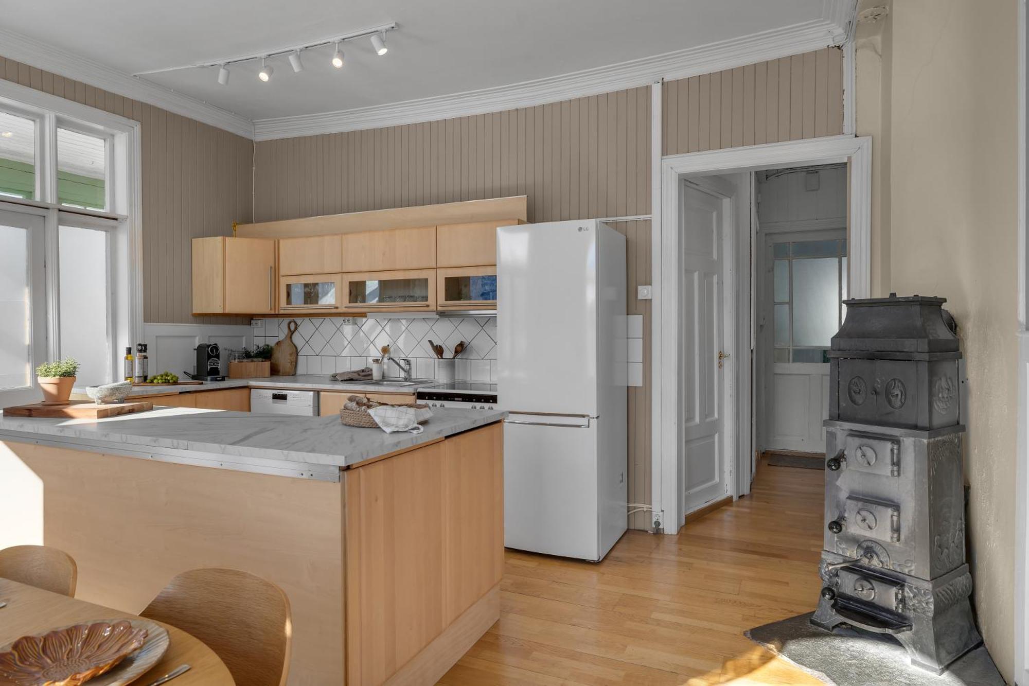 Lovely City Center Apartment With Amazing Views And Free Parking! Tromsø Buitenkant foto